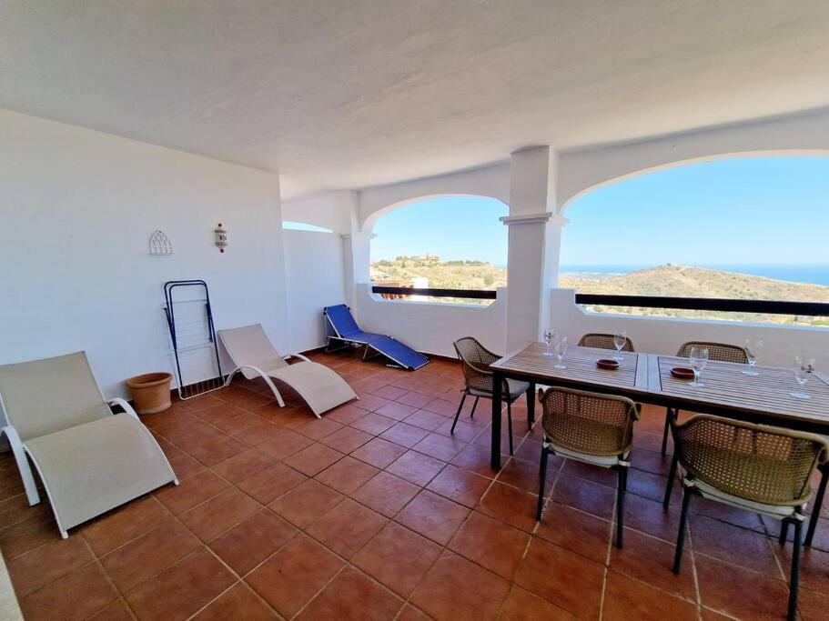 מיחאס Las Palmeras Seaviews מראה חיצוני תמונה