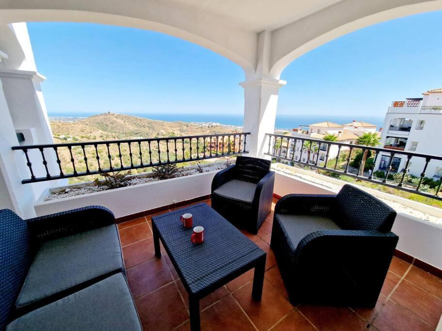מיחאס Las Palmeras Seaviews מראה חיצוני תמונה