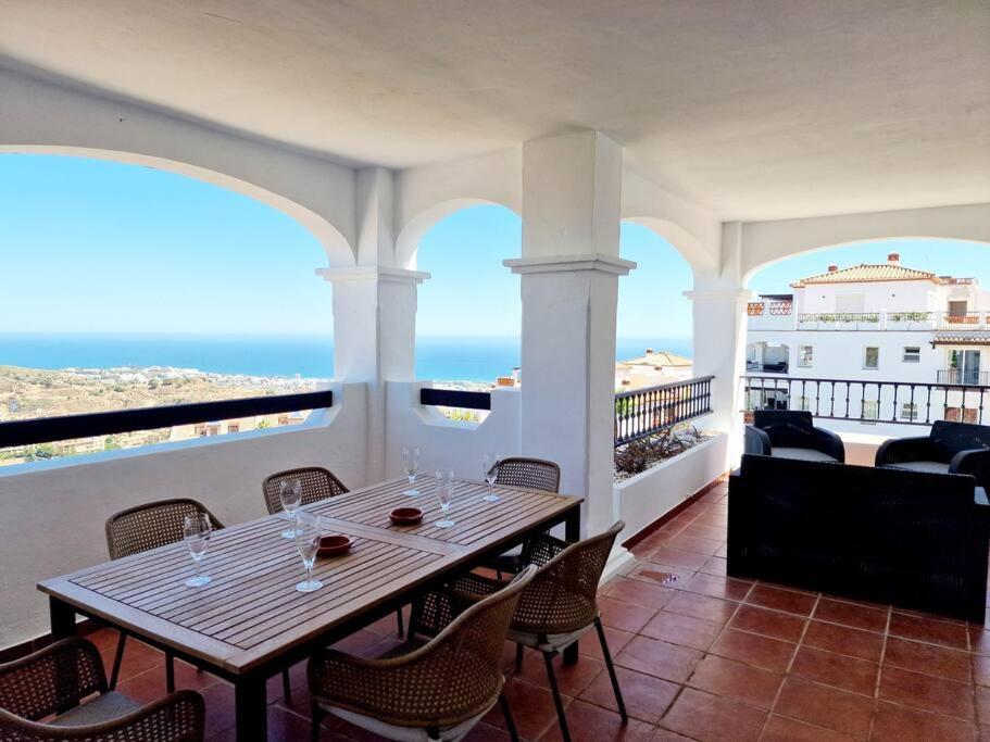 מיחאס Las Palmeras Seaviews מראה חיצוני תמונה
